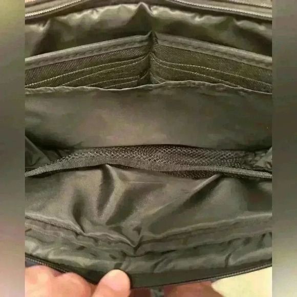 Targus In Car Portable DVD Player Case - 10 in - Picture 5 of 10